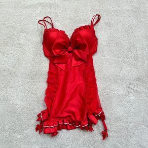 Victoria’s Secret Holiday Red Satin and Mesh Garter Push Up Slip, Size 34C